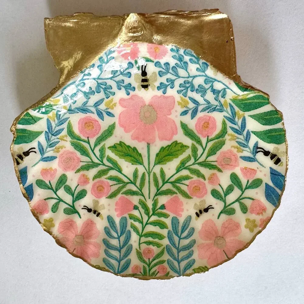 Handmade seashell trinket
